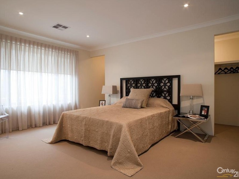 5 Fortis Pass, Wandi WA 6167