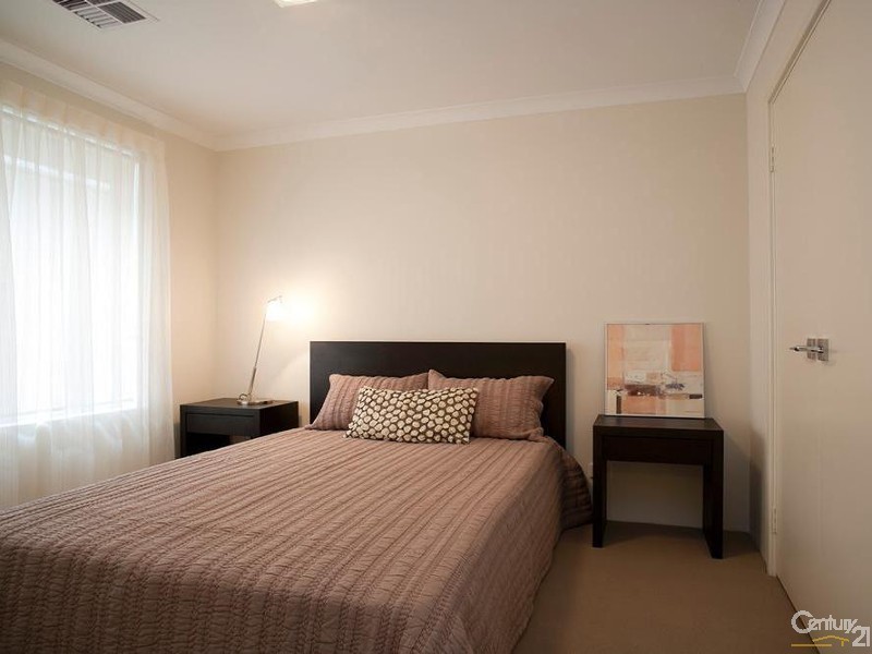 5 Fortis Pass, Wandi WA 6167