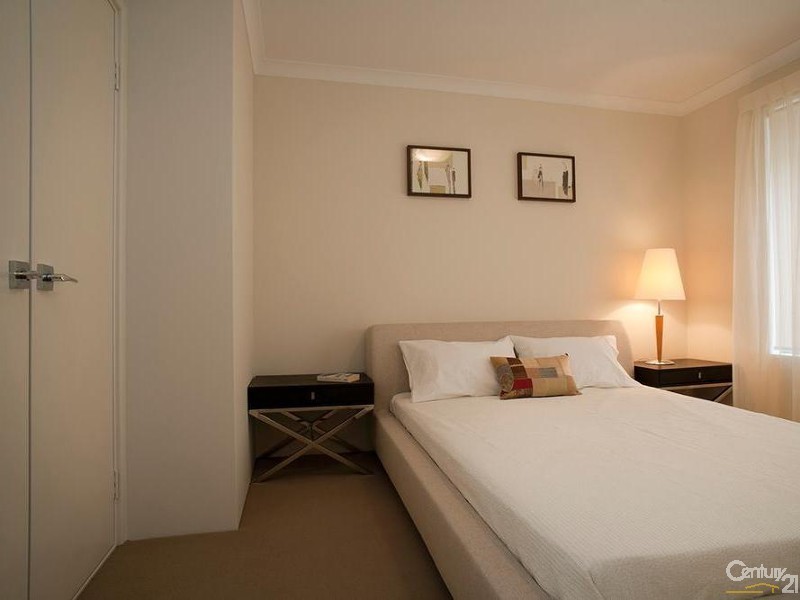 5 Fortis Pass, Wandi WA 6167