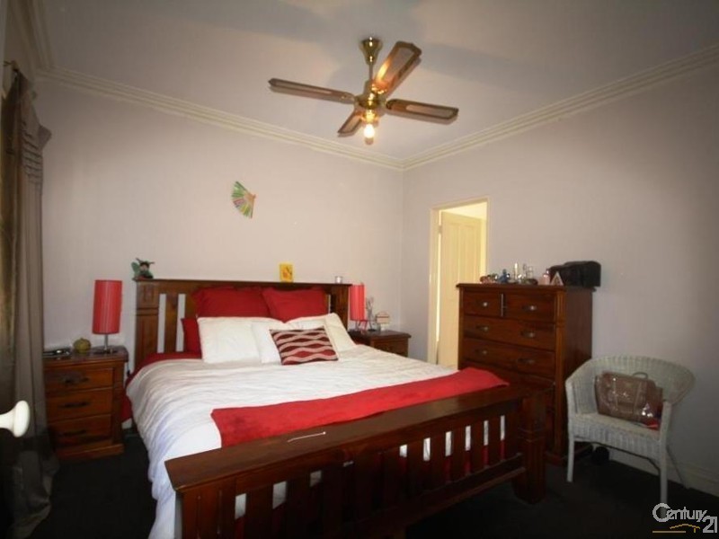 2/15 Fauntleroy Street, Guildford WA 6055