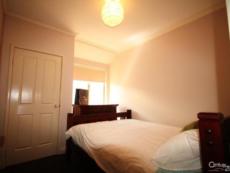 2/15 Fauntleroy Street, Guildford WA 6055