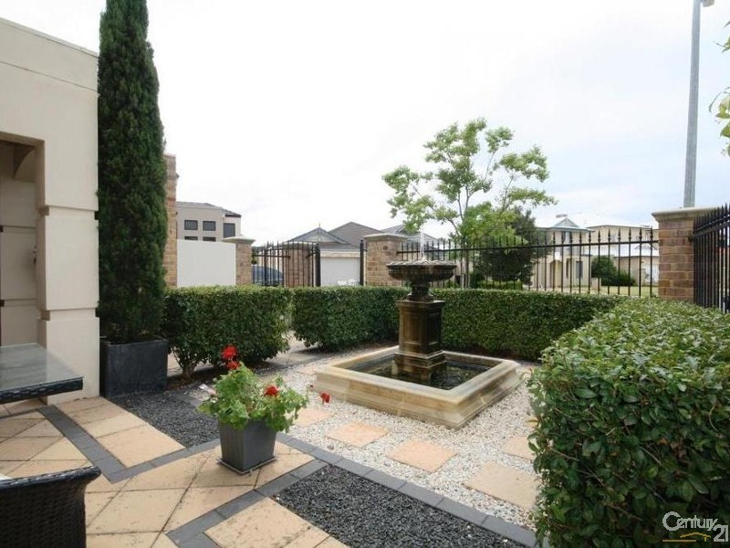 27 Macaulay Crescent, Inglewood WA 6052