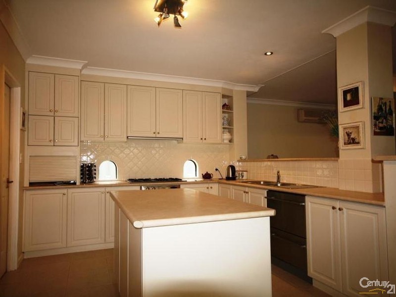 27 Macaulay Crescent, Inglewood WA 6052