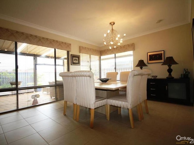 27 Macaulay Crescent, Inglewood WA 6052