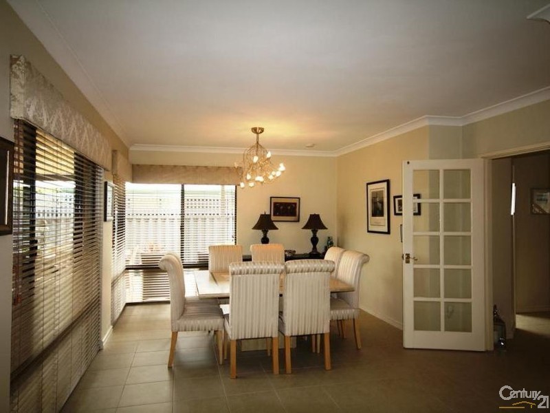 27 Macaulay Crescent, Inglewood WA 6052