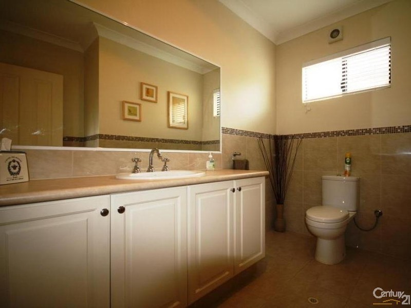 27 Macaulay Crescent, Inglewood WA 6052