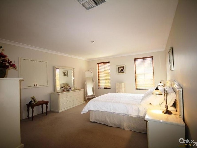 27 Macaulay Crescent, Inglewood WA 6052