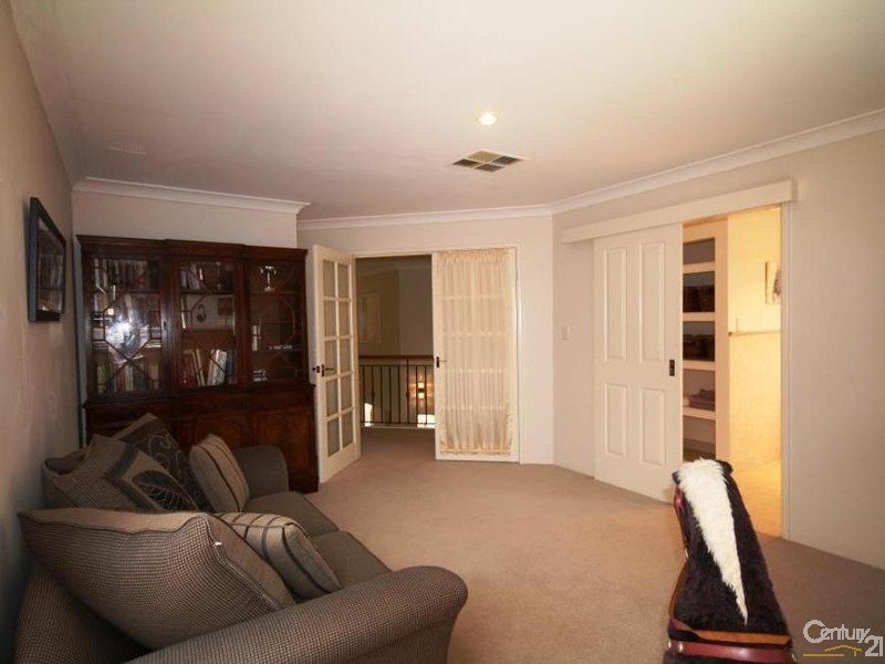 27 Macaulay Crescent, Inglewood WA 6052