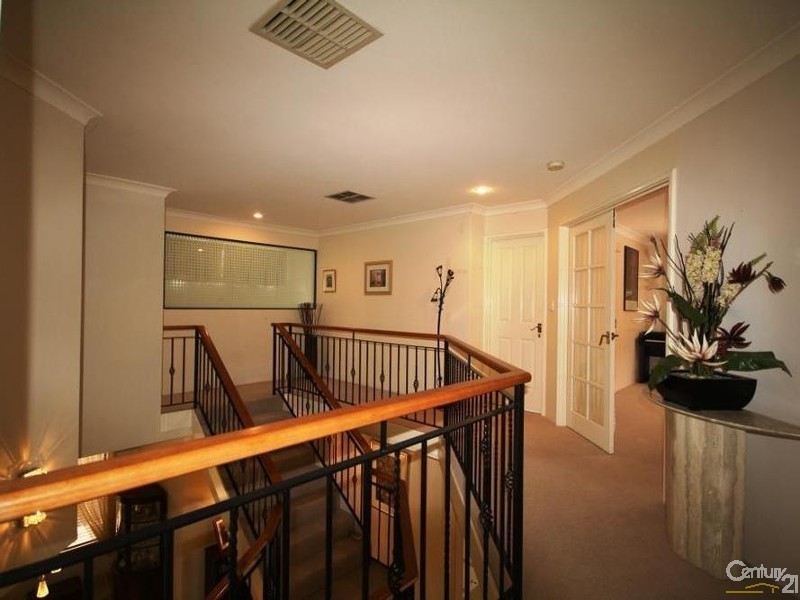 27 Macaulay Crescent, Inglewood WA 6052