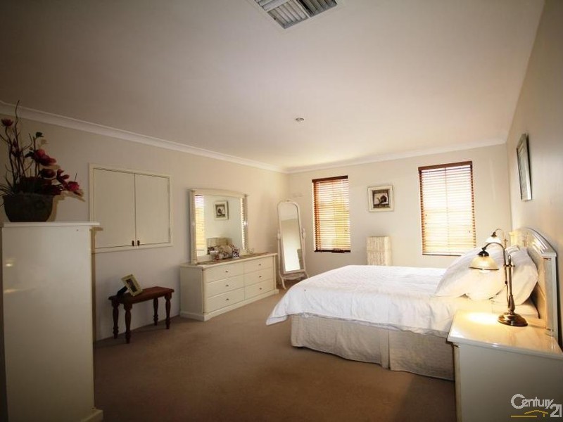 27 Macaulay Crescent, Inglewood WA 6052