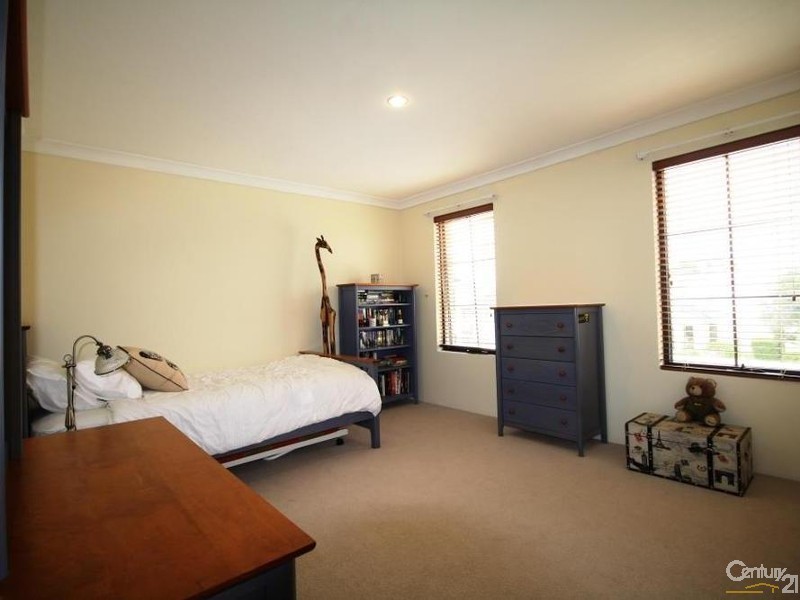 27 Macaulay Crescent, Inglewood WA 6052