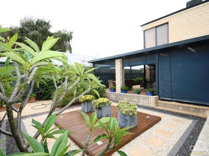 27 Macaulay Crescent, Inglewood WA 6052