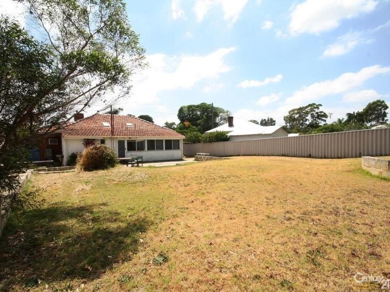 68 Banksia Terrace, Kensington WA 6151