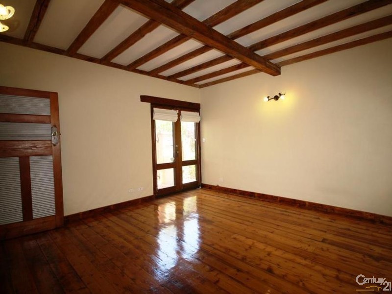 22 Macaulay Crescent, Inglewood WA 6052