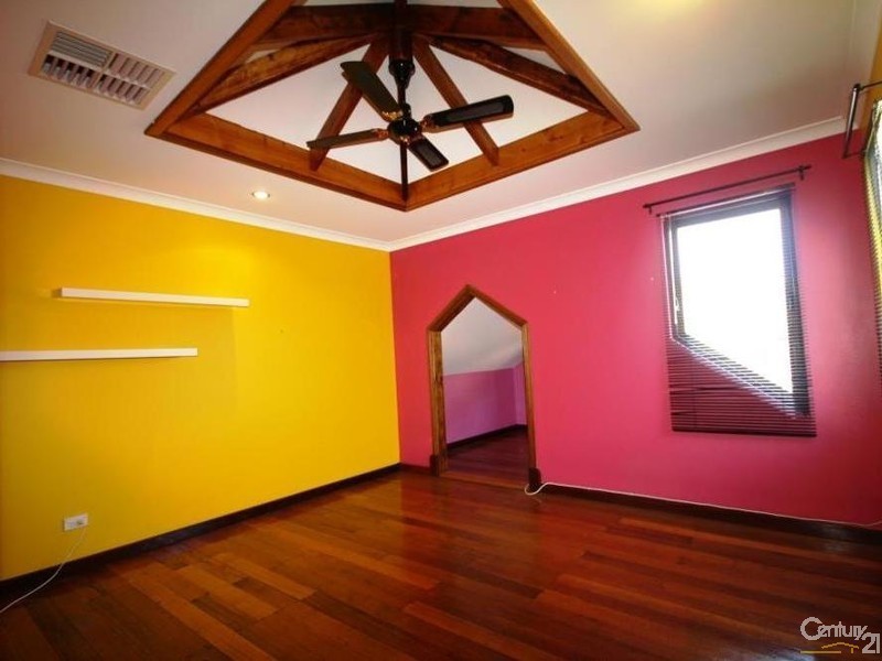 22 Macaulay Crescent, Inglewood WA 6052