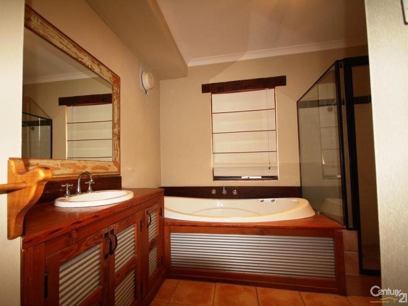 22 Macaulay Crescent, Inglewood WA 6052