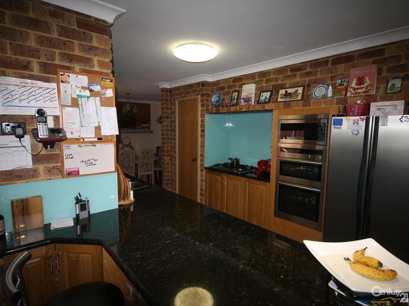 45 Pioneer Drive, Thornlie WA 6108