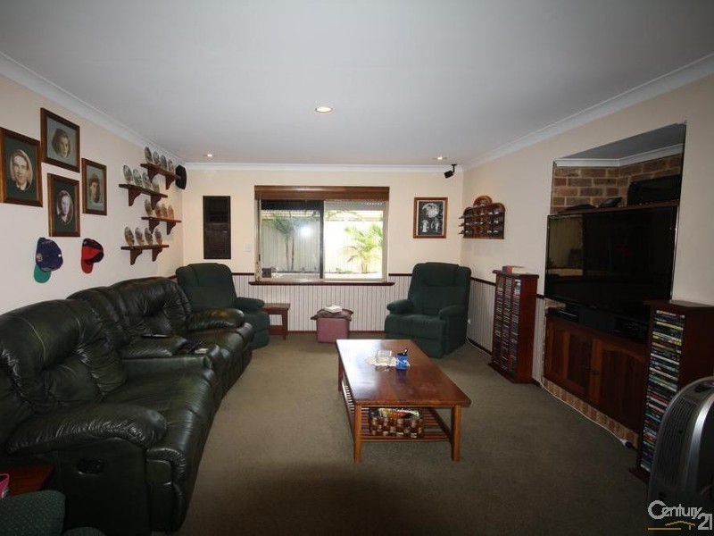 45 Pioneer Drive, Thornlie WA 6108