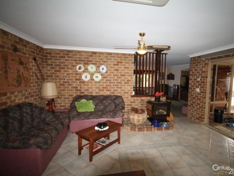 45 Pioneer Drive, Thornlie WA 6108
