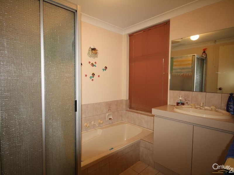 45 Pioneer Drive, Thornlie WA 6108