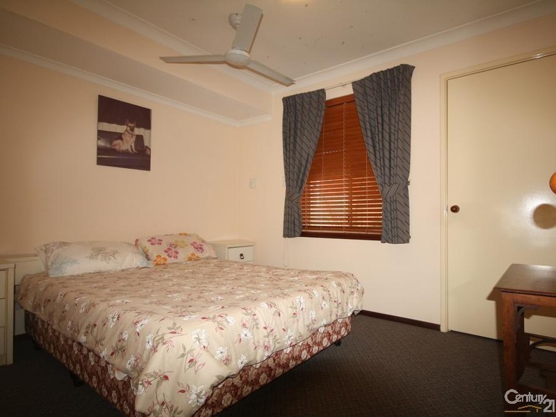 45 Pioneer Drive, Thornlie WA 6108