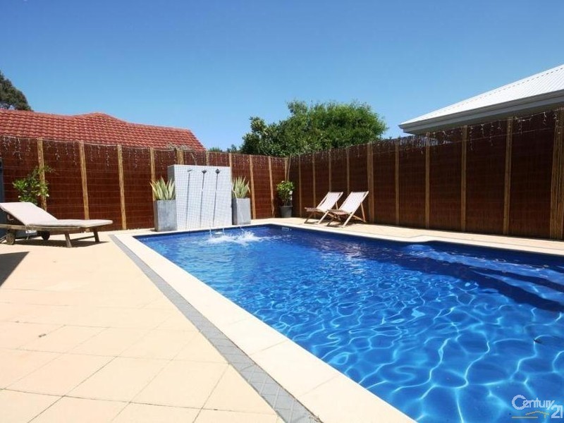 138 Wood Street, Inglewood WA 6052