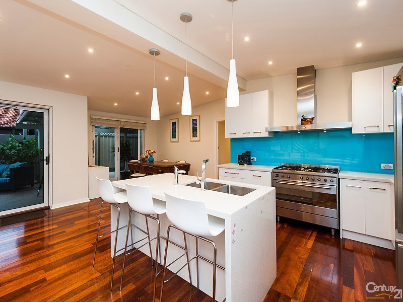 116  Arnott Street, Trigg WA 6029