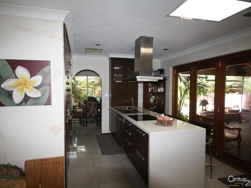 12 Nimrod Place, Hillarys WA 6025