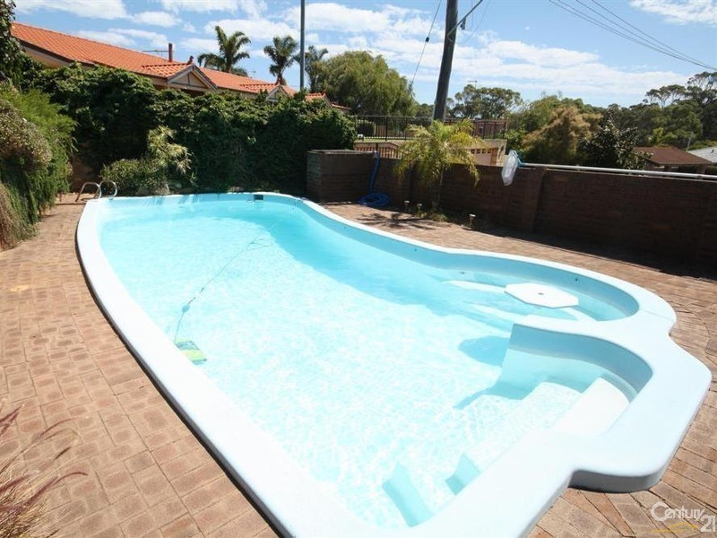 12 Nimrod Place, Hillarys WA 6025