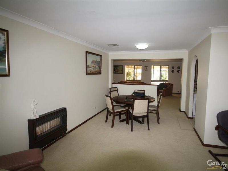 8 Glencairn Way, Parkwood WA 6147