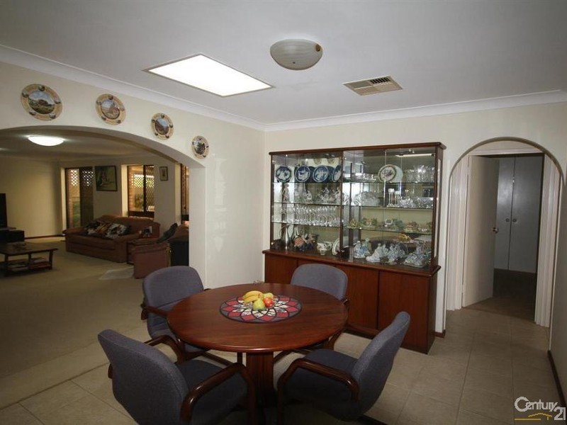 8 Glencairn Way, Parkwood WA 6147