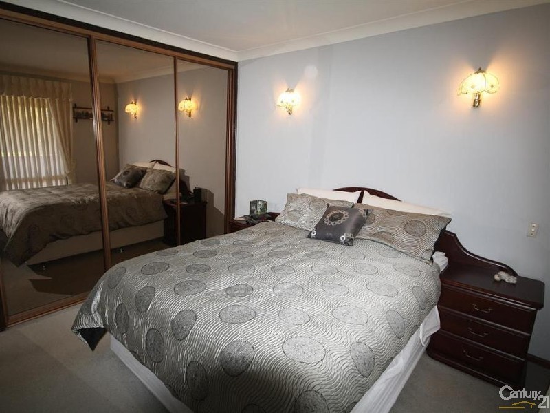 8 Glencairn Way, Parkwood WA 6147