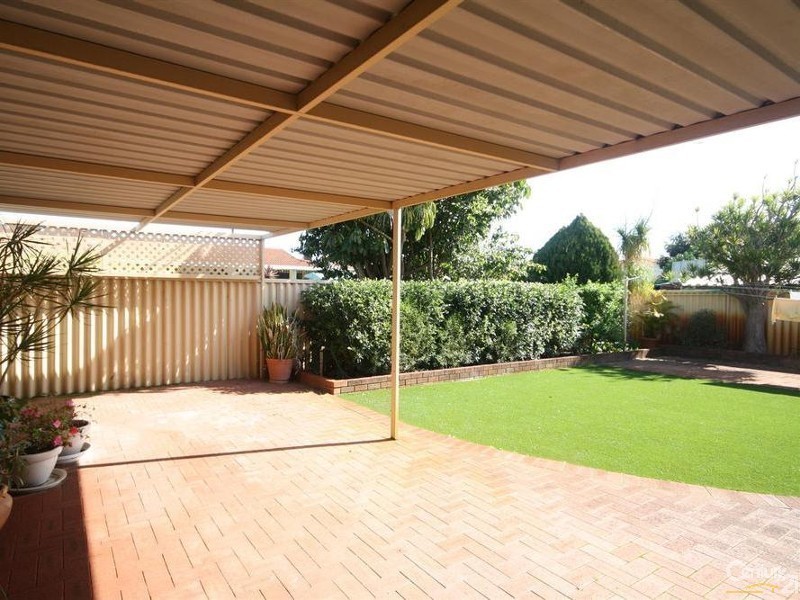 8 Glencairn Way, Parkwood WA 6147