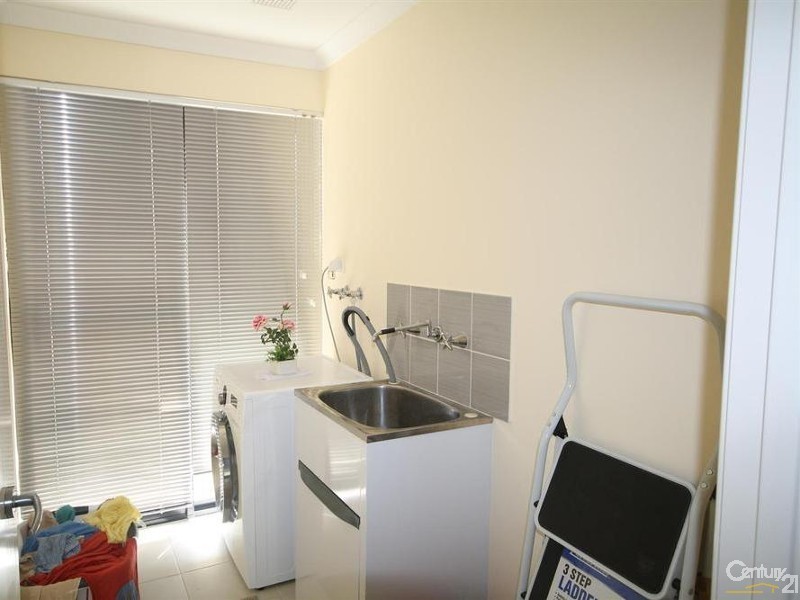 5c Walters Road, Byford WA 6122