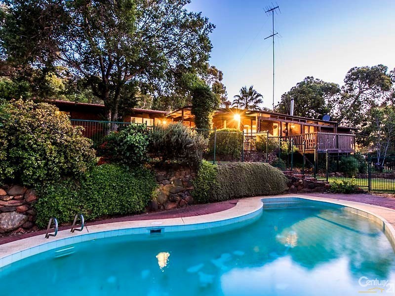 4 Kalamatta Way, Gooseberry Hill WA 6076