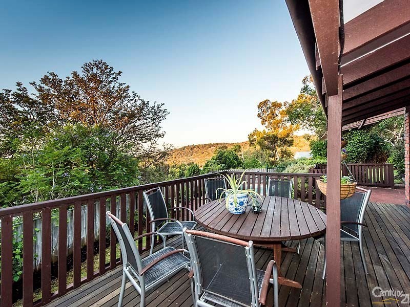 4 Kalamatta Way, Gooseberry Hill WA 6076