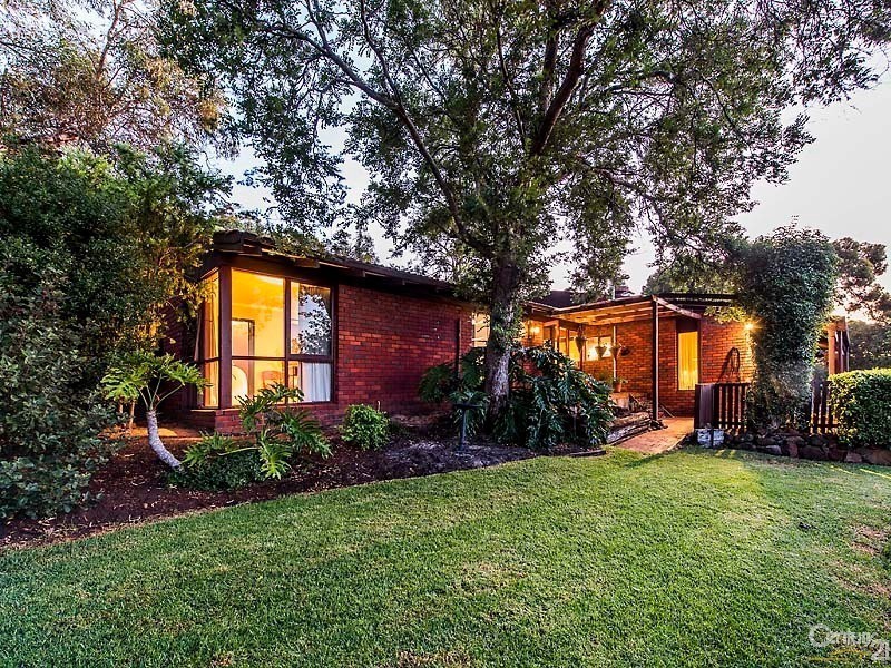 4 Kalamatta Way, Gooseberry Hill WA 6076
