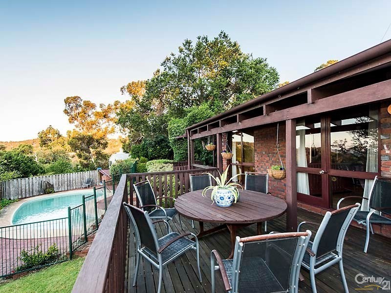4 Kalamatta Way, Gooseberry Hill WA 6076