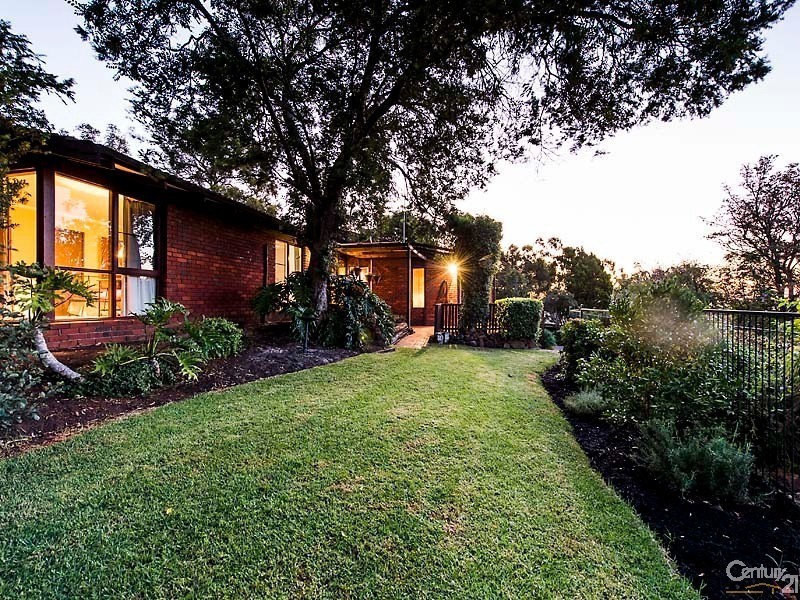 4 Kalamatta Way, Gooseberry Hill WA 6076
