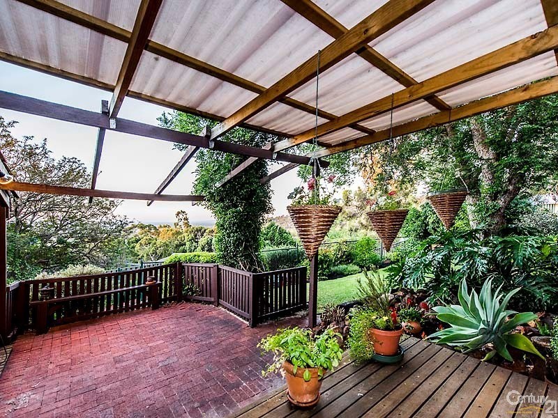 4 Kalamatta Way, Gooseberry Hill WA 6076