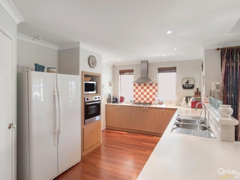 9 Limerick Crescent, Darch WA 6065