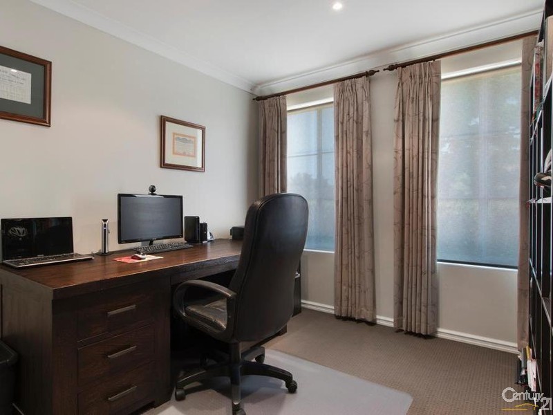 9 Limerick Crescent, Darch WA 6065