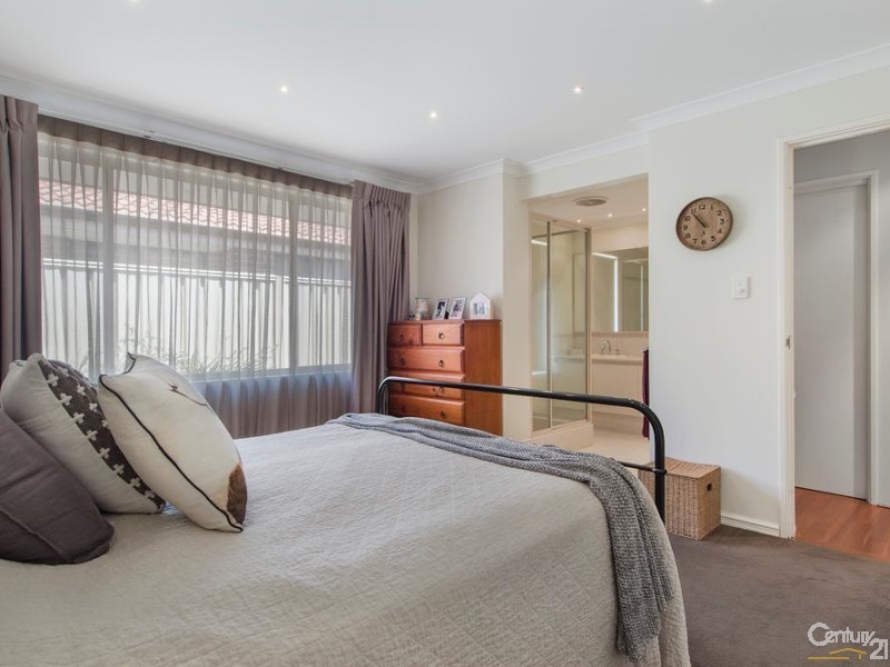 9 Limerick Crescent, Darch WA 6065