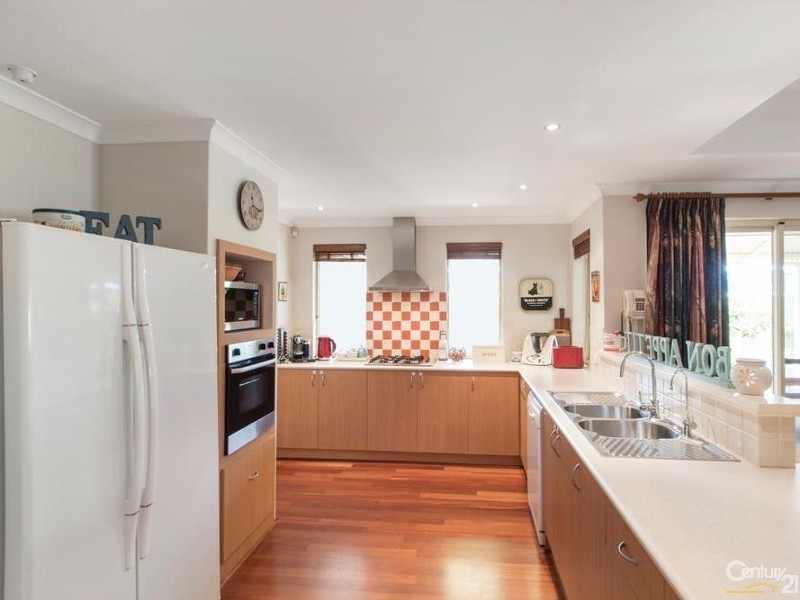 9 Limerick Crescent, Darch WA 6065