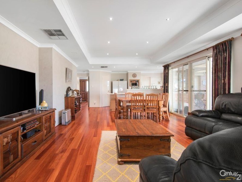 9 Limerick Crescent, Darch WA 6065