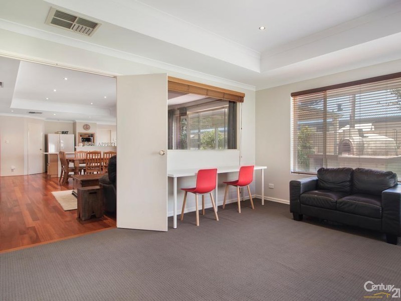 9 Limerick Crescent, Darch WA 6065