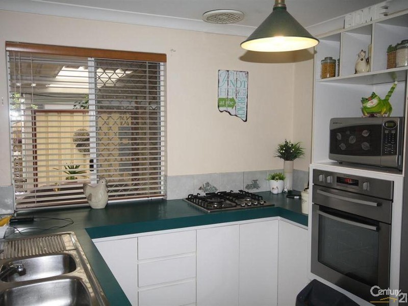 18 Tarragon Place, Thornlie WA 6108