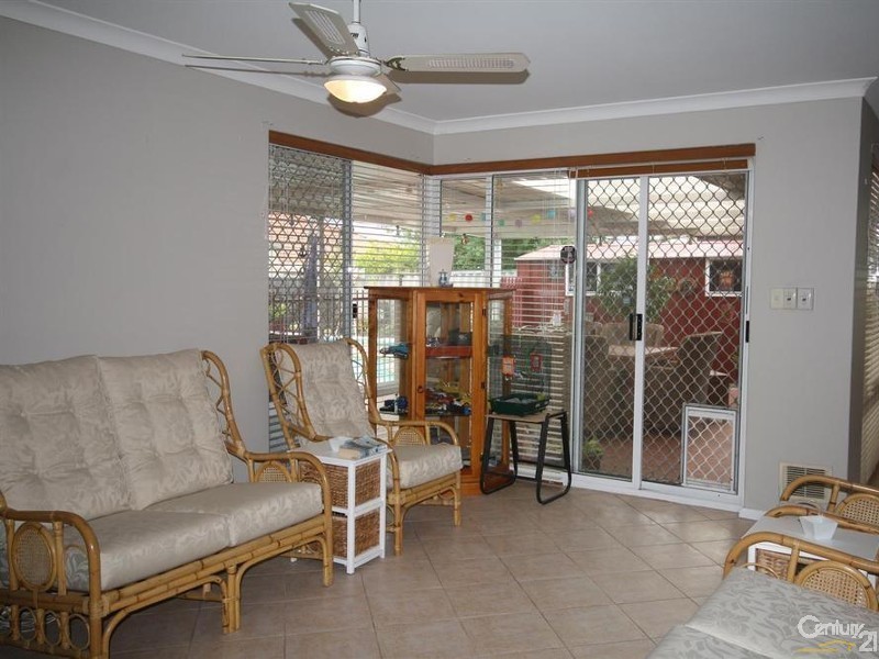 18 Tarragon Place, Thornlie WA 6108