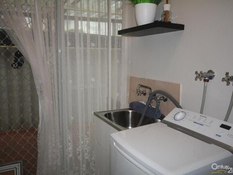 18 Tarragon Place, Thornlie WA 6108