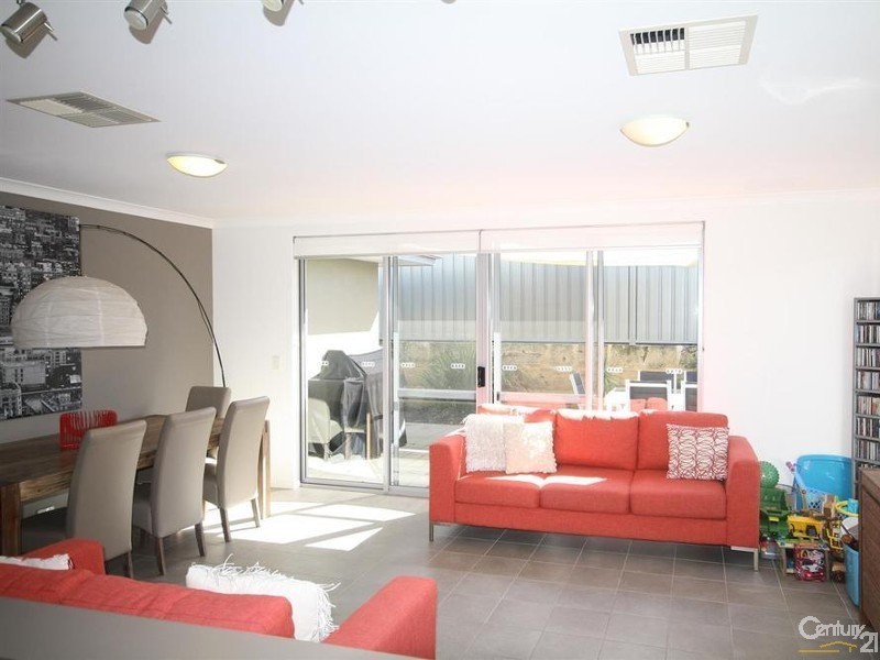 18 Leontes Way, Coolbellup WA 6163